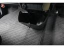 運転席と助手席の間にセンターロアボックスがあります!
