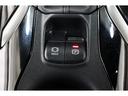 電動パーキングブレーキを搭載。スイッチ操作でパーキングブレーキを作動・解除することが可能ですので、操作の力が不要ですよ♪