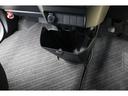 運転席と助手席の間にセンターロアボックスがあります!