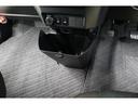 運転席と助手席の間にセンターロアボックスがあります!