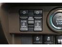 両側電動スライドドアはドアの直接操作以外にも運転席からのスイッチ操作やリモコン操作でも開閉が可能!狭い駐車場などでもドアの開閉が楽々・安心ですね!