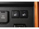 運転席と助手席には寒い日の肩や腰、冷えやすい下肢を温めてくれるシートヒーターが付いております!