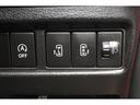両側電動スライドドアはドアの直接操作以外にも運転席からのスイッチ操作やリモコン操作でも開閉が可能!狭い駐車場などでもドアの開閉が楽々・安心ですね!