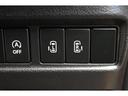 両側電動スライドドアはドアの直接操作以外にも運転席からのスイッチ操作やリモコン操作でも開閉が可能!狭い駐車場などでもドアの開閉が楽々・安心ですね!