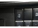 助手席側電動スライドドアはドアの直接操作以外にも運転席からのスイッチ操作やリモコン操作でも開閉が可能!狭い駐車場などでもドアの開閉が楽々・安心ですね!