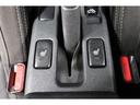 運転席と助手席には寒い日の肩や腰、冷えやすい下肢を温めてくれるシートヒーターが付いております!