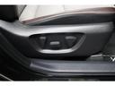 運転席はパワーシート搭載。微妙な調整が手軽にでき、ピッタリのポジションで運転することが可能です。