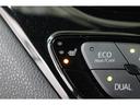 運転席と助手席には寒い日の肩や腰、冷えやすい下肢を温めてくれるシートヒーターが付いております!