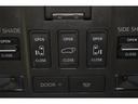 両側電動スライドドアはドアの直接操作以外にも運転席からのスイッチ操作やリモコン操作でも開閉が可能!狭い駐車場などでもドアの開閉が楽々・安心ですね!