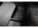 運転席と助手席の間にセンターロアボックスがあります!