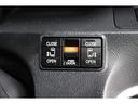 両側電動スライドドアはドアの直接操作以外にも運転席からのスイッチ操作やリモコン操作でも開閉が可能!狭い駐車場などでもドアの開閉が楽々・安心ですね!