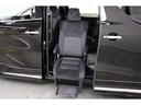 サイドリフトアップチルトシート装着車です。
