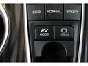 静粛性に優れた快適空間と静かな走りを実現。さらにEVモードではモーターのみでの走行でエンジン音や振動を感じさせない走りが楽しめます。