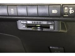 スッキリ装着されたビルトインタイプのＥＴＣ！高速道路走行の料金所をノンストップで通過できます。※　ＥＴＣカードのお申し込みも当社にお任せ下さい！ 7