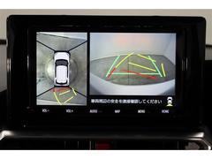 車両を上から見たような映像表示するパノラミックビューモニター付きバックモニター。 7