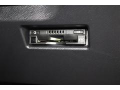 スッキリ装着されたビルトインタイプのＥＴＣ！高速道路走行の料金所をノンストップで通過できます。※　ＥＴＣカードのお申し込みも当社にお任せ下さい！ 7