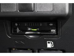スッキリ装着されたビルトインタイプのＥＴＣ！高速道路走行の料金所をノンストップで通過できます。※　ＥＴＣカードのお申し込みも当社にお任せ下さい！ 7