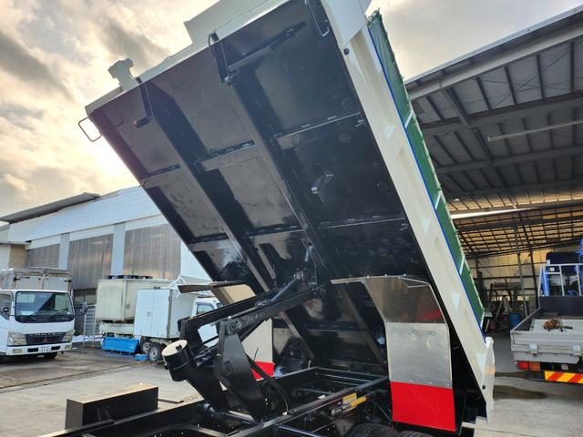フォワード 　６速ＭＴ／最大積載量３７００ｋｇ／エアバッグ装備／パワーウィンドウ／キーレスエントリー／坂道発進補助装置／アイドリングストップ／電動コボレーン／コボレーンシート新品／リアフェンダーステンレス加工（15枚目）