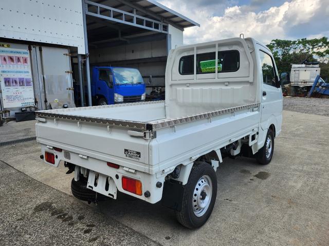キャリイトラック 　オートマチック／４ＷＤ／エアコン／パワステ／エアバッグ装備（運転席・助手席）／スズキセーフティサポート／ＥＴＣ／ナビ（メモリーナビ）／テレビ（フルセグ）／荷台あおりアルミ縞板カバー（7枚目）