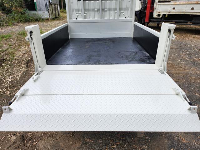 トヨエース 　Ｗキャブ／パワーゲート／ＡＴ／パワーウィンドウ（全席）／パワステ／エアコン／エアバッグ装備（運転席・助手席）／ＥＴＣ／ディーゼル／ＤＰＦ／パワーゲート／最大積載量１０５０ｋｇ／ナビ・テレビ（ワンセグ）（11枚目）