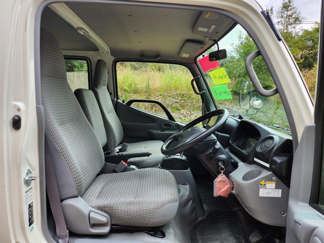 トヨエース 　Ｗキャブ／パワーゲート／ＡＴ／パワーウィンドウ（全席）／パワステ／エアコン／エアバッグ装備（運転席・助手席）／ＥＴＣ／ディーゼル／ＤＰＦ／パワーゲート／最大積載量１０５０ｋｇ／ナビ・テレビ（ワンセグ）（17枚目）
