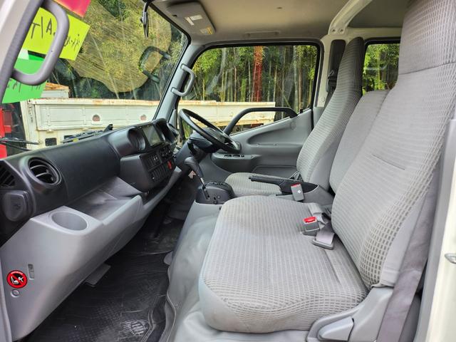 トヨエース 　Ｗキャブ／パワーゲート／ＡＴ／パワーウィンドウ（全席）／パワステ／エアコン／エアバッグ装備（運転席・助手席）／ＥＴＣ／ディーゼル／ＤＰＦ／パワーゲート／最大積載量１０５０ｋｇ／ナビ・テレビ（ワンセグ）（29枚目）