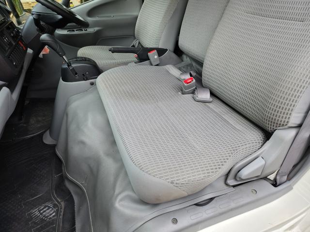 トヨエース 　Ｗキャブ／パワーゲート／ＡＴ／パワーウィンドウ（全席）／パワステ／エアコン／エアバッグ装備（運転席・助手席）／ＥＴＣ／ディーゼル／ＤＰＦ／パワーゲート／最大積載量１０５０ｋｇ／ナビ・テレビ（ワンセグ）（31枚目）