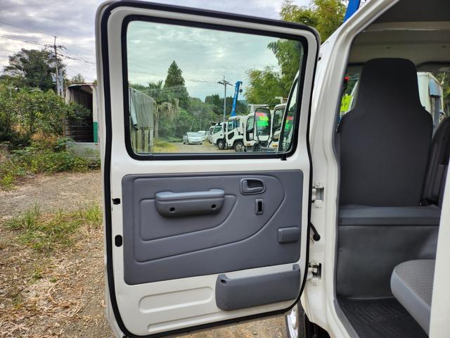 トヨエース 　Ｗキャブ／パワーゲート／ＡＴ／パワーウィンドウ（全席）／パワステ／エアコン／エアバッグ装備（運転席・助手席）／ＥＴＣ／ディーゼル／ＤＰＦ／パワーゲート／最大積載量１０５０ｋｇ／ナビ・テレビ（ワンセグ）（32枚目）