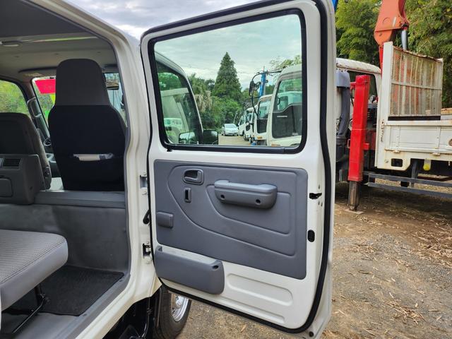 トヨエース 　Ｗキャブ／パワーゲート／ＡＴ／パワーウィンドウ（全席）／パワステ／エアコン／エアバッグ装備（運転席・助手席）／ＥＴＣ／ディーゼル／ＤＰＦ／パワーゲート／最大積載量１０５０ｋｇ／ナビ・テレビ（ワンセグ）（38枚目）