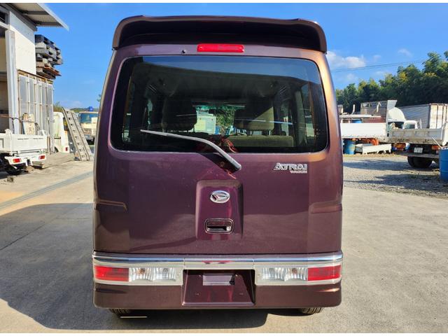 アトレーワゴン オートマチック/4WD/ターボ/パワーウィンドウ/エアコン/パワステ/エアバッグ装備/イージークローザー(左側のみ)/フォグランプ/キーレスエントリー(7枚目)