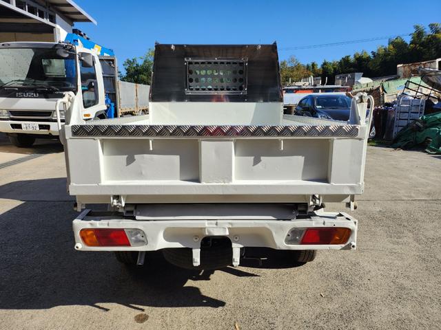 クリッパートラック 　５速ＭＴ／４ＷＤ（ＨｉＬｏ切替付）／ＰＴＯ式ダンプ／パワステ／エアコン／エアバッグ装備／荷台あおりアルミ縞板カバー／荷台背面ステンレス仕様／アルミホイール／土砂禁（7枚目）