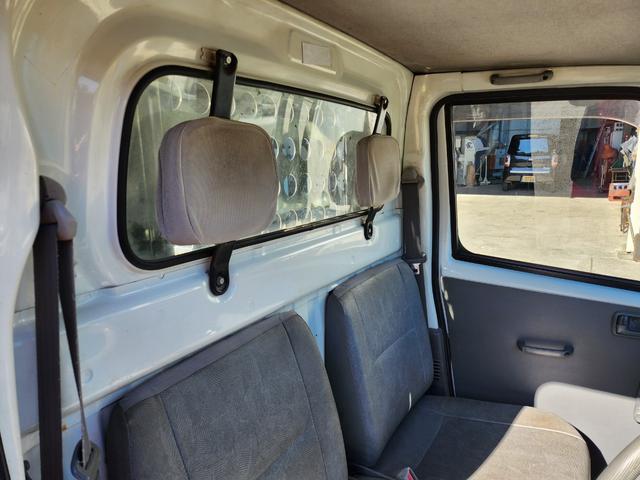クリッパートラック 　５速ＭＴ／４ＷＤ（ＨｉＬｏ切替付）／ＰＴＯ式ダンプ／パワステ／エアコン／エアバッグ装備／荷台あおりアルミ縞板カバー／荷台背面ステンレス仕様／アルミホイール／土砂禁（20枚目）