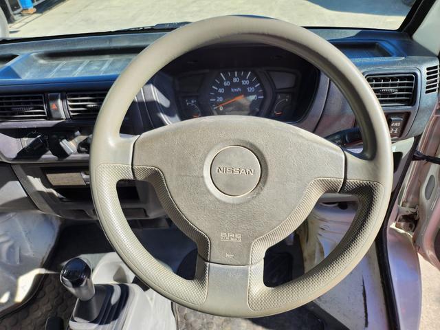 クリッパートラック 　５速ＭＴ／４ＷＤ（ＨｉＬｏ切替付）／ＰＴＯ式ダンプ／パワステ／エアコン／エアバッグ装備／荷台あおりアルミ縞板カバー／荷台背面ステンレス仕様／アルミホイール／土砂禁（22枚目）