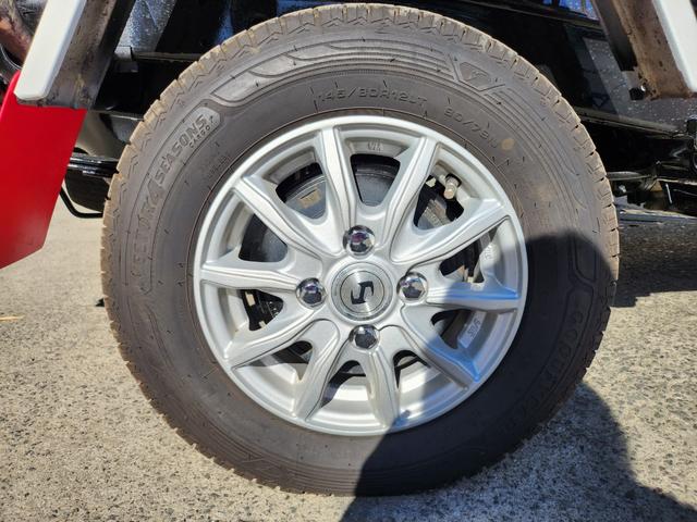 クリッパートラック 　５速ＭＴ／４ＷＤ（ＨｉＬｏ切替付）／ＰＴＯ式ダンプ／パワステ／エアコン／エアバッグ装備／荷台あおりアルミ縞板カバー／荷台背面ステンレス仕様／アルミホイール／土砂禁（36枚目）