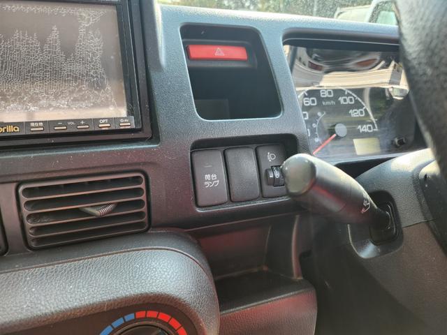 アクティトラック タウン 5速MT/4WD/パワーウィンドウ/キーレスエントリー/ドライブレコーダー/ナビ/テレビ(フルセグ)/パワステ/エアコン/エアバッグ装備/作業灯(18枚目)