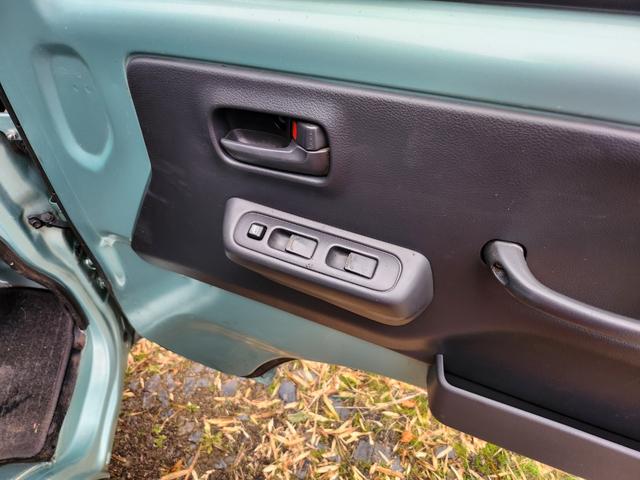 キャリイトラック 5速MT/4WD(HiLo切替)/デフロック/パワーウィンドウ/キーレスエントリー/パワステ/エアコン/エアバッグ装備/作業灯/荷台あおりアルミ縞板カバー(12枚目)