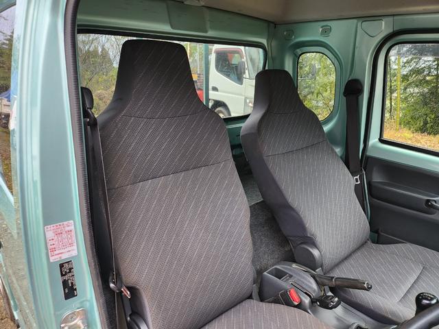 キャリイトラック 5速MT/4WD(HiLo切替)/デフロック/パワーウィンドウ/キーレスエントリー/パワステ/エアコン/エアバッグ装備/作業灯/荷台あおりアルミ縞板カバー(15枚目)