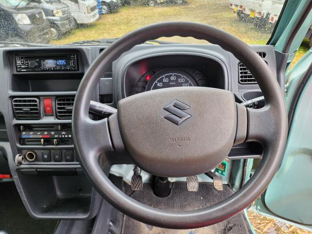 キャリイトラック 5速MT/4WD(HiLo切替)/デフロック/パワーウィンドウ/キーレスエントリー/パワステ/エアコン/エアバッグ装備/作業灯/荷台あおりアルミ縞板カバー(17枚目)