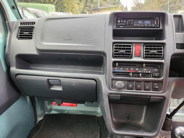 キャリイトラック 5速MT/4WD(HiLo切替)/デフロック/パワーウィンドウ/キーレスエントリー/パワステ/エアコン/エアバッグ装備/作業灯/荷台あおりアルミ縞板カバー(19枚目)