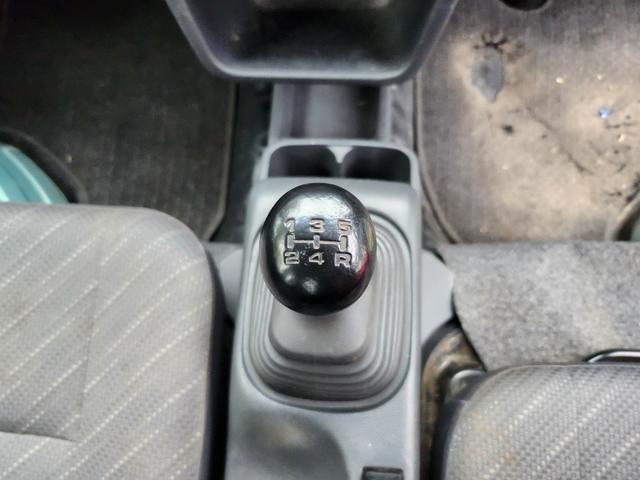 キャリイトラック 5速MT/4WD(HiLo切替)/デフロック/パワーウィンドウ/キーレスエントリー/パワステ/エアコン/エアバッグ装備/作業灯/荷台あおりアルミ縞板カバー(22枚目)