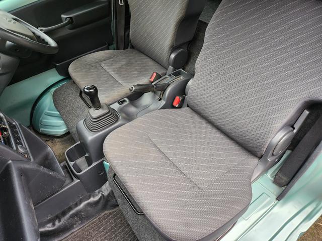 キャリイトラック 5速MT/4WD(HiLo切替)/デフロック/パワーウィンドウ/キーレスエントリー/パワステ/エアコン/エアバッグ装備/作業灯/荷台あおりアルミ縞板カバー(29枚目)