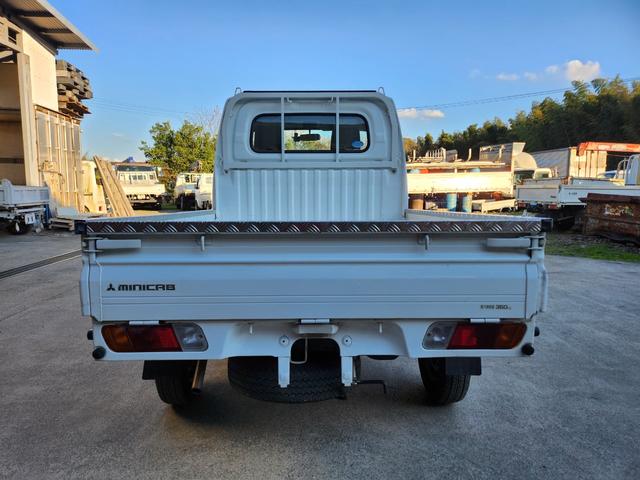 ミニキャブトラック Ｖタイプ　５速ＭＴ／４ＷＤ／パワステ／エアコン／エアバッグ装備／荷台あおりアルミ縞板カバー／ドラレコ（6枚目）