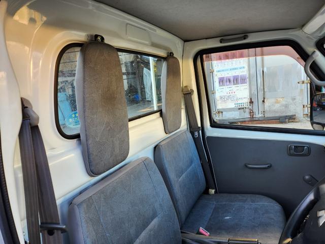 ミニキャブトラック Ｖタイプ　５速ＭＴ／４ＷＤ／パワステ／エアコン／エアバッグ装備／荷台あおりアルミ縞板カバー／ドラレコ（12枚目）