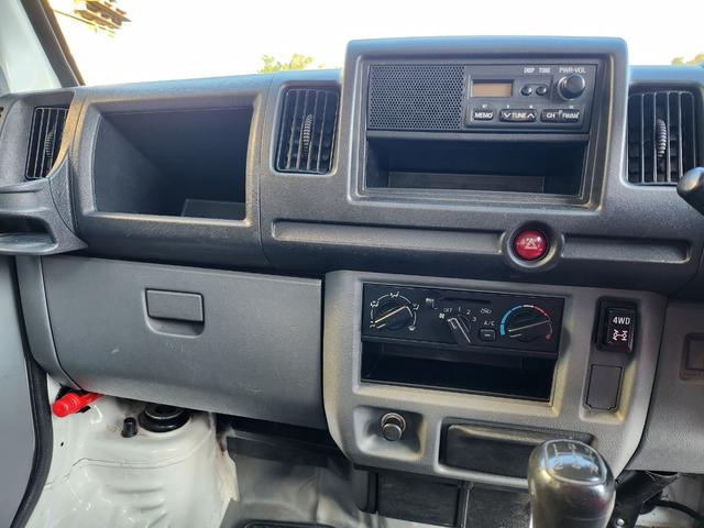 ミニキャブトラック Ｖタイプ　５速ＭＴ／４ＷＤ／パワステ／エアコン／エアバッグ装備／荷台あおりアルミ縞板カバー／ドラレコ（16枚目）
