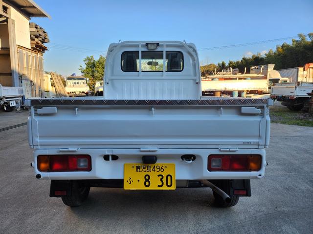 アクティトラック ＳＤＸ　５速ＭＴ／４ＷＤ／キーレスエントリー／パワステ／エアコン／エアバッグ装備／パワーウィンドウ／荷台あおりアルミ縞板カバー／作業灯（6枚目）