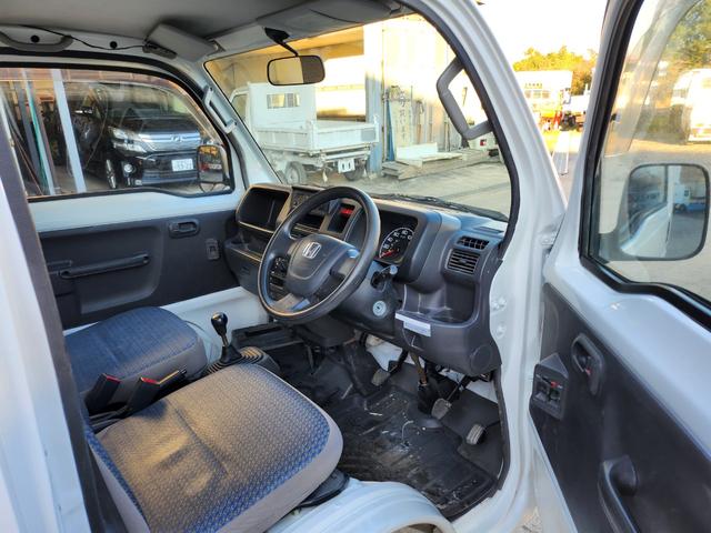 アクティトラック ＳＤＸ　５速ＭＴ／４ＷＤ／キーレスエントリー／パワステ／エアコン／エアバッグ装備／パワーウィンドウ／荷台あおりアルミ縞板カバー／作業灯（11枚目）