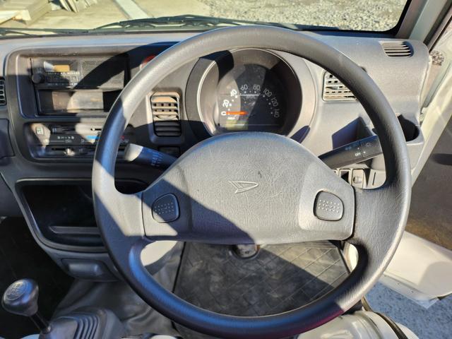 ハイゼットトラック エアコン・パワステ　スペシャル　５速ＭＴ／４ＷＤ／エアコン／パワステ／エアバッグ装備／荷台あおりアルミ縞板カバー（15枚目）