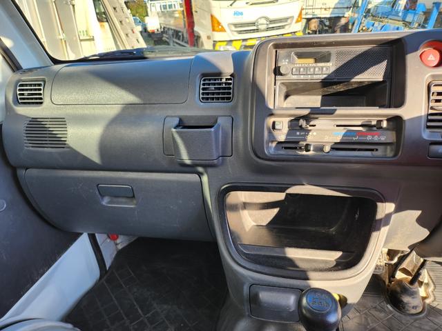 ハイゼットトラック エアコン・パワステ　スペシャル　５速ＭＴ／４ＷＤ／エアコン／パワステ／エアバッグ装備／荷台あおりアルミ縞板カバー（17枚目）