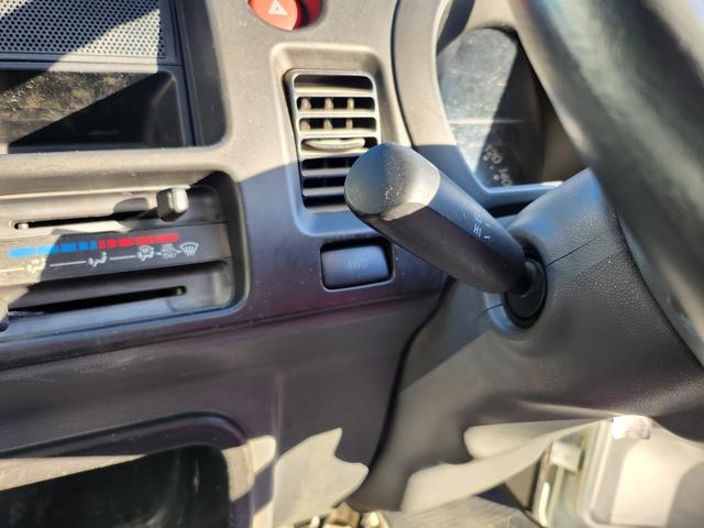 ハイゼットトラック エアコン・パワステ　スペシャル　５速ＭＴ／４ＷＤ／エアコン／パワステ／エアバッグ装備／荷台あおりアルミ縞板カバー（18枚目）