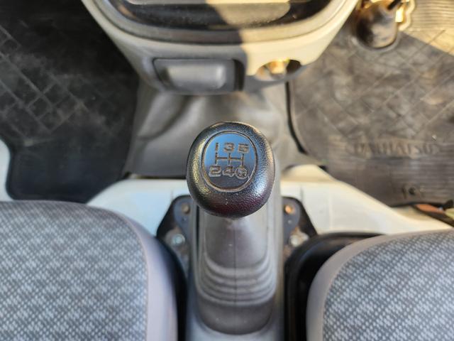 ハイゼットトラック エアコン・パワステ　スペシャル　５速ＭＴ／４ＷＤ／エアコン／パワステ／エアバッグ装備／荷台あおりアルミ縞板カバー（19枚目）